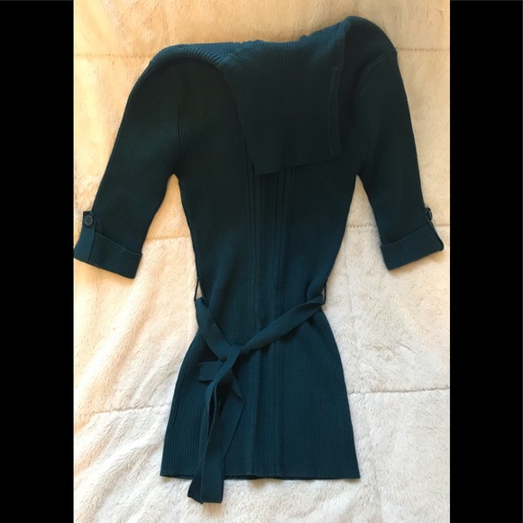 Tops - Cute turtleneck w/belt